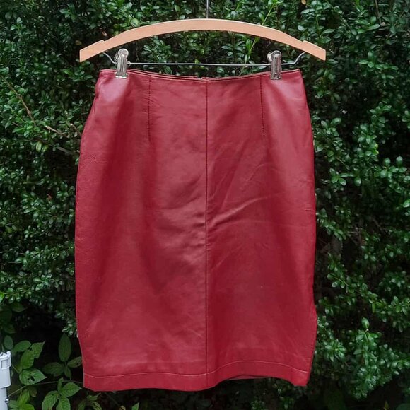 Vintage 100% leather red pencil skirt size 4 - Hugo Buscati collection - Picture 1 of 8